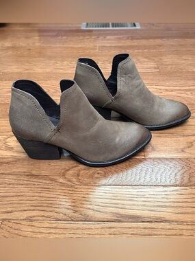 Steve Madden Taupe Cutout Low Heel Ankle Booties